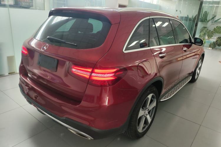 Used Mercedes-Benz GLC 2017 GLC 260 4MATIC Luxury Model Rear Right 45 Deg