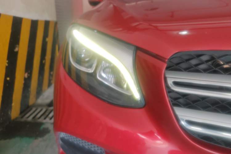 Used Mercedes-Benz GLC 2017 GLC 260 4MATIC Luxury Model Right Front Headlight