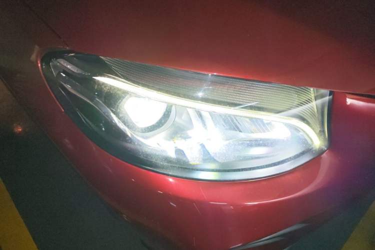 Used Mercedes-Benz GLC 2017 GLC 260 4MATIC Luxury Model Right Front Headlight