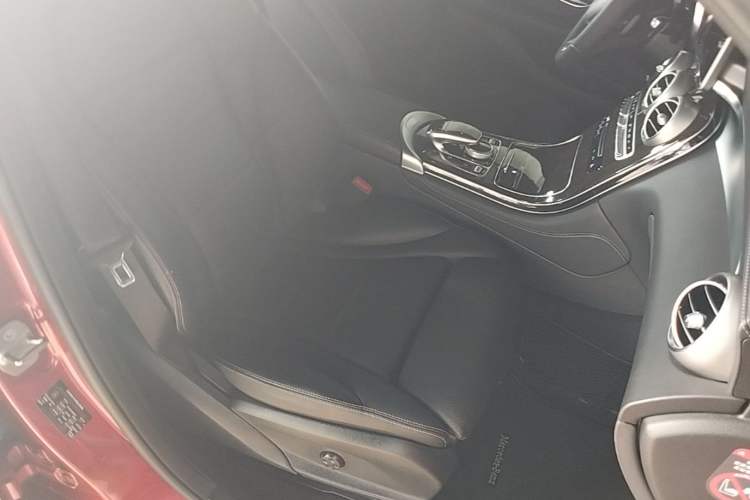 Used Mercedes-Benz GLC 2017 GLC 260 4MATIC Dynamic Edition Right Front Seat