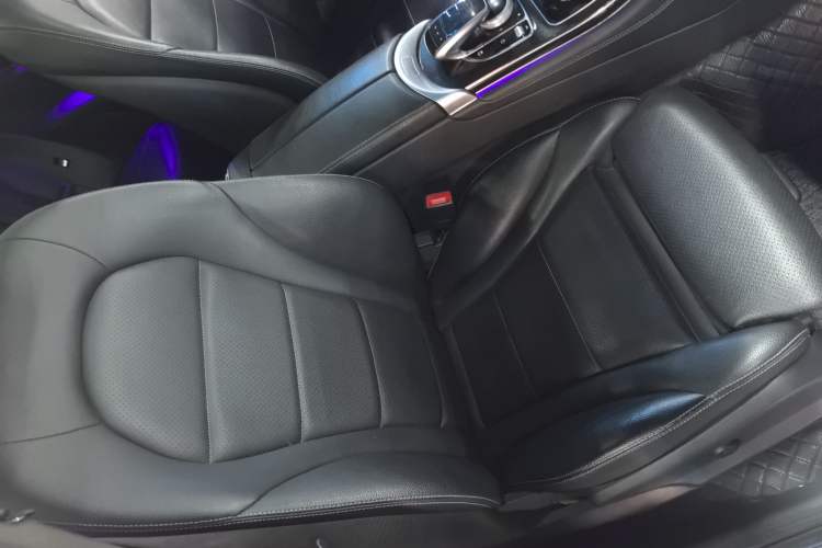 Used Mercedes-Benz GLC 2017 GLC 260 4MATIC Luxury Model Right Front Seat