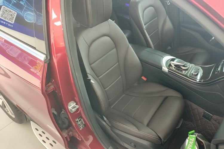 Used Mercedes-Benz GLC 2017 GLC 260 4MATIC Luxury Model Right Front Seat