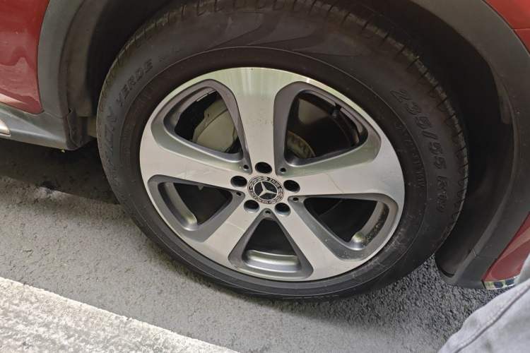 Used Mercedes-Benz GLC 2017 GLC 260 4MATIC Luxury Model Right Front Wheel Hub