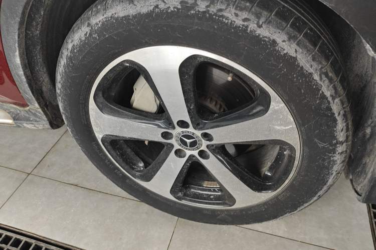 Used Mercedes-Benz GLC 2017 GLC 260 4MATIC Luxury Model Right Front Wheel Hub