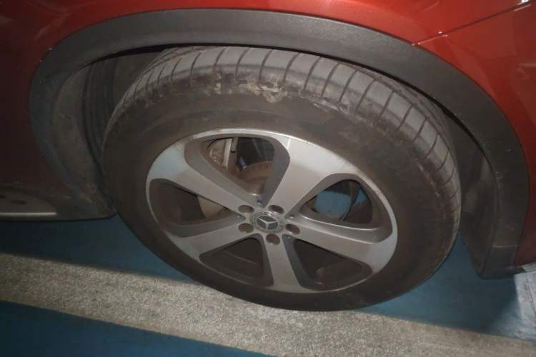 Used Mercedes-Benz GLC 2017 GLC 260 4MATIC Luxury Model Right Front Wheel Hub