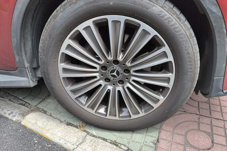 Used Mercedes-Benz GLC 2017 GLC 260 4MATIC Dynamic Edition Right Front Wheel Hub