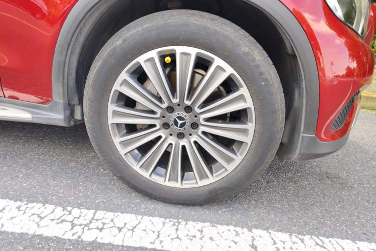 Used Mercedes-Benz GLC 2017 GLC 200 4MATIC Right Front Wheel Hub
