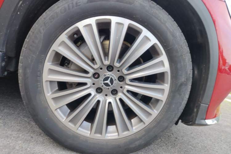 Used Mercedes-Benz GLC 2017 GLC 260 4MATIC Dynamic Edition Right Front Wheel Hub