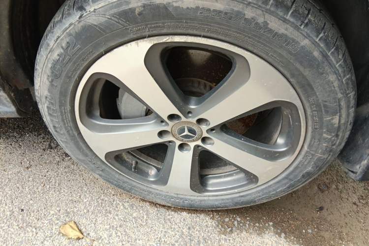 Used Mercedes-Benz GLC 2017 GLC 260 4MATIC Luxury Model Right Front Wheel Hub