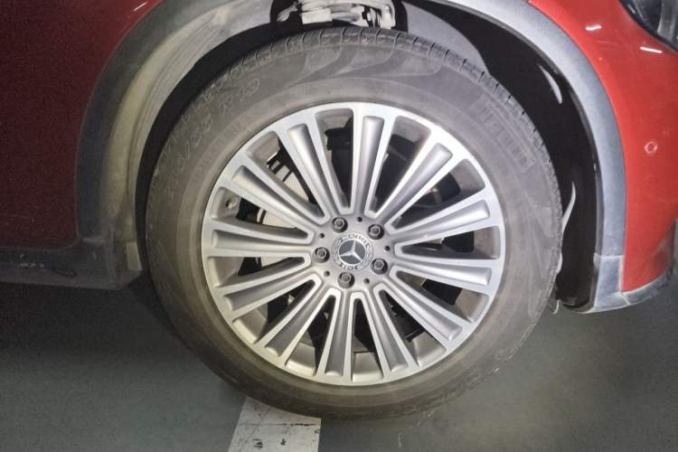 Used Mercedes-Benz GLC 2017 GLC 260 4MATIC Dynamic Edition Right Front Wheel Hub