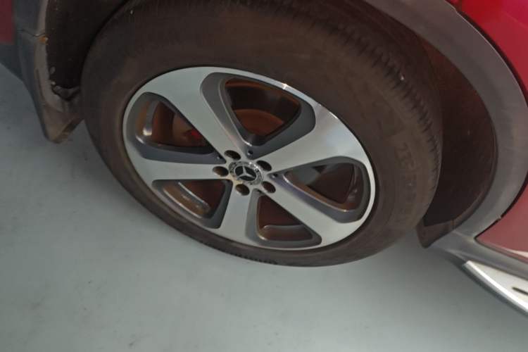 Used Mercedes-Benz GLC 2017 GLC 260 4MATIC Luxury Model Right Rear Wheel Hub