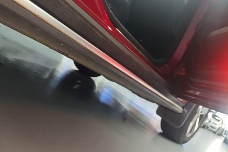 Used Mercedes-Benz GLC 2017 GLC 260 4MATIC Luxury Model Right Side Sill