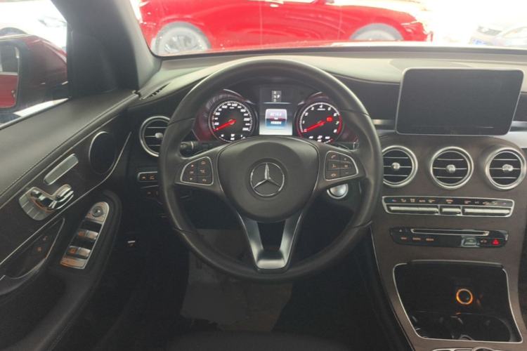 Used Mercedes-Benz GLC 2017 GLC 300 4MATIC Sport Edition Steering Wheel