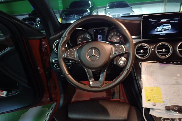 Used Mercedes-Benz GLC 2017 GLC 260 4MATIC Dynamic Edition Steering Wheel