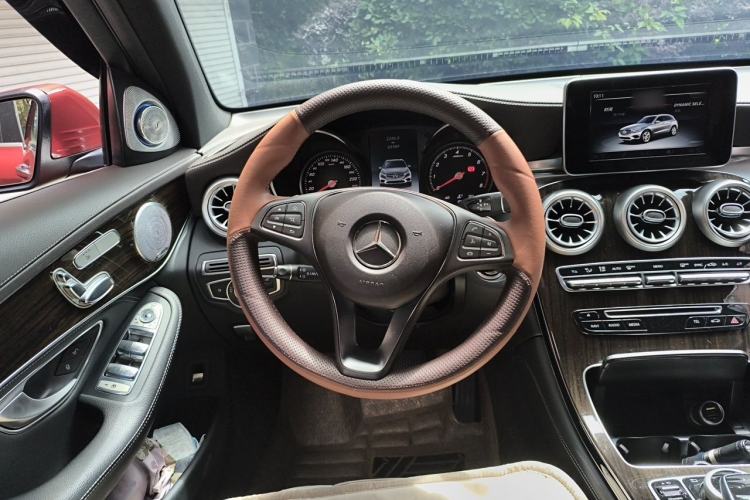 Used Mercedes-Benz GLC 2017 GLC 260 4MATIC Dynamic Edition Steering Wheel