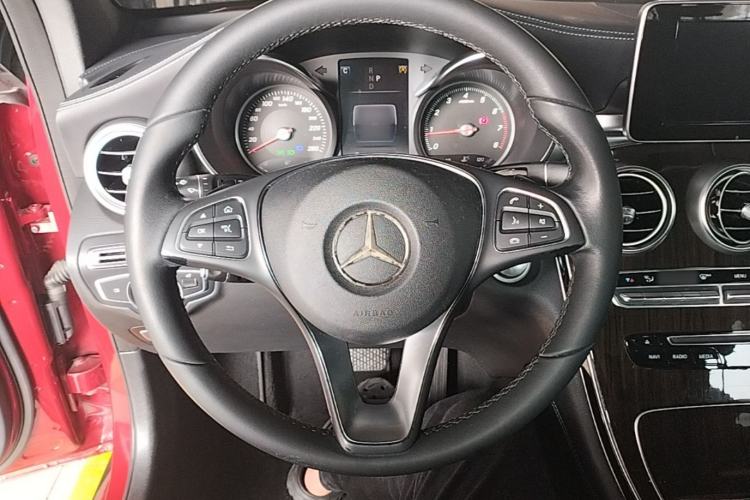 Used Mercedes-Benz GLC 2017 GLC 260 4MATIC Dynamic Edition Steering Wheel