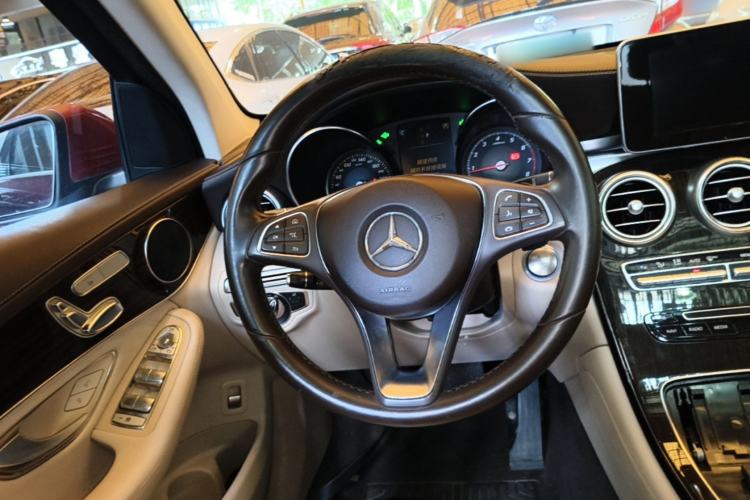 Used Mercedes-Benz GLC 2017 GLC 260 4MATIC Dynamic Edition Steering Wheel