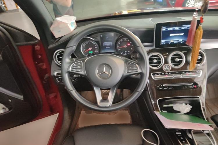 Used Mercedes-Benz GLC 2017 GLC 260 4MATIC Dynamic Edition Steering Wheel