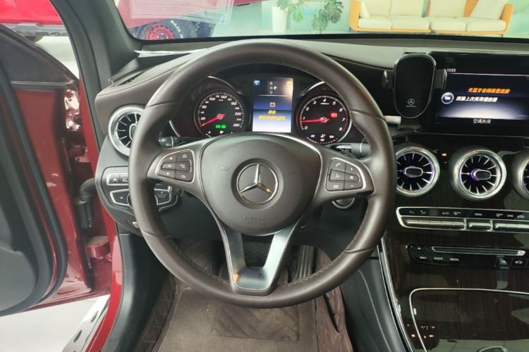 Used Mercedes-Benz GLC 2017 GLC 260 4MATIC Luxury Model Steering Wheel