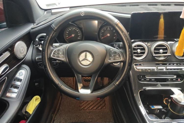 Used Mercedes-Benz GLC 2017 GLC 260 4MATIC Dynamic Edition Steering Wheel