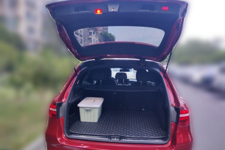 Used Mercedes-Benz GLC 2017 GLC 260 4MATIC Dynamic Edition Trunk