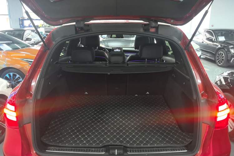 Used Mercedes-Benz GLC 2017 GLC 260 4MATIC Luxury Model Trunk