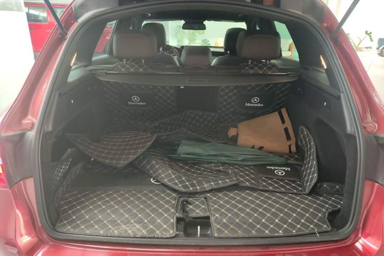 Used Mercedes-Benz GLC 2017 GLC 260 4MATIC Luxury Model Trunk
