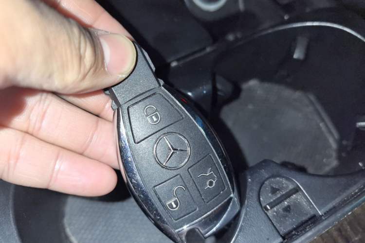 Used Mercedes-Benz GLC 2017 GLC 260 4MATIC Luxury Model Vehicle Key