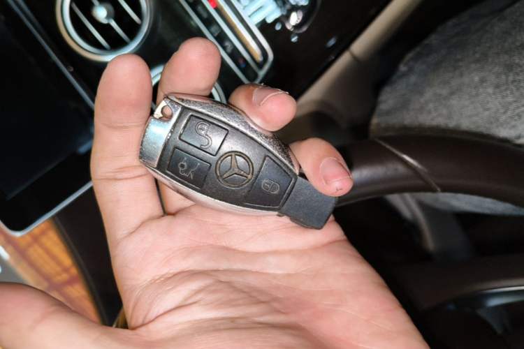 Used Mercedes-Benz GLC 2017 GLC 260 4MATIC Dynamic Edition Vehicle Key