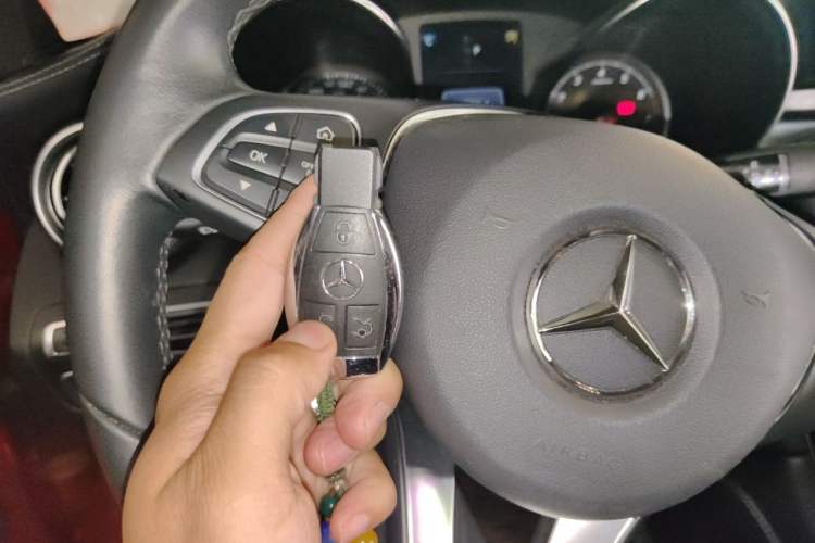 Used Mercedes-Benz GLC 2017 GLC 260 4MATIC Dynamic Edition Vehicle Key