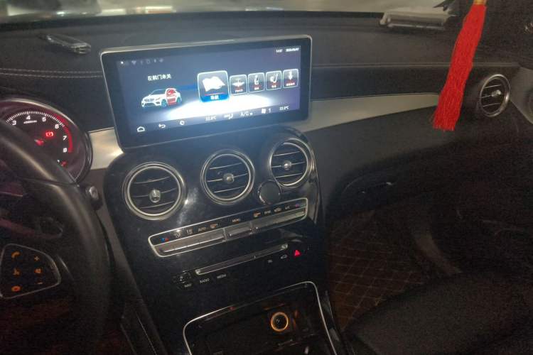 Used Mercedes-Benz GLC 2017 GLC 200 4MATIC Audio And AC Panel