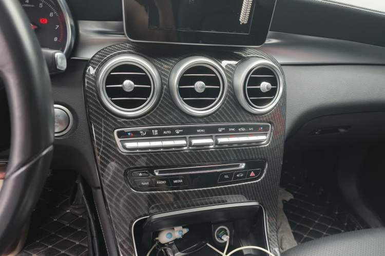 Used Mercedes-Benz GLC 2017 GLC 260 4MATIC Luxury Model Audio And AC Panel