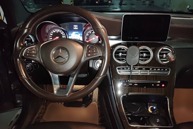 Used Mercedes-Benz GLC 2017 GLC 260 4MATIC Luxury Model Center Console