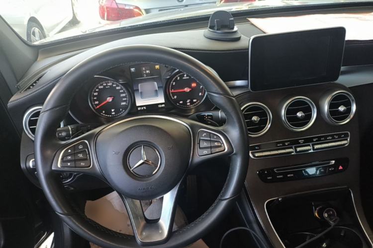 Used Mercedes-Benz GLC 2017 GLC 300 4MATIC Sport Edition Center Console