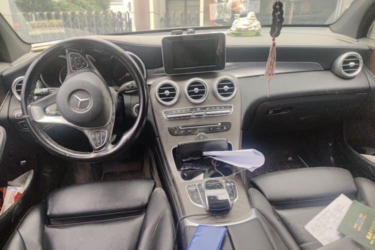Used Mercedes-Benz GLC 2017 GLC 300 4MATIC Sport Edition Center Console