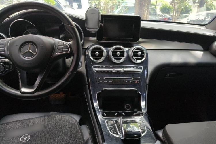 Used Mercedes-Benz GLC 2017 GLC 200 4MATIC Center Console