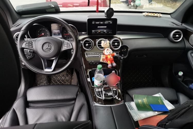 Used Mercedes-Benz GLC 2017 GLC 260 4MATIC Luxury Model Center Console