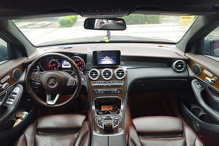 Used Mercedes-Benz GLC 2017 GLC 260 4MATIC Dynamic Edition Center Console