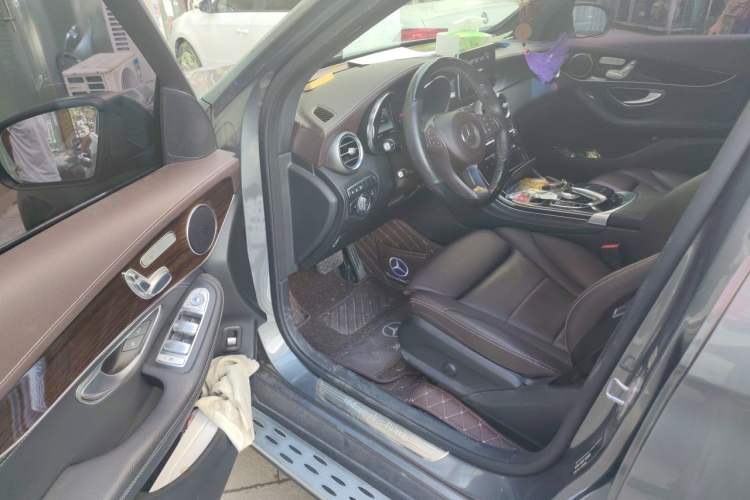 Used Mercedes-Benz GLC 2017 GLC 260 4MATIC Luxury Model Driver Seat