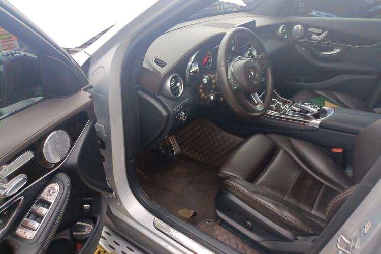 Used Mercedes-Benz GLC 2017 GLC 260 4MATIC Luxury Model Driver Seat