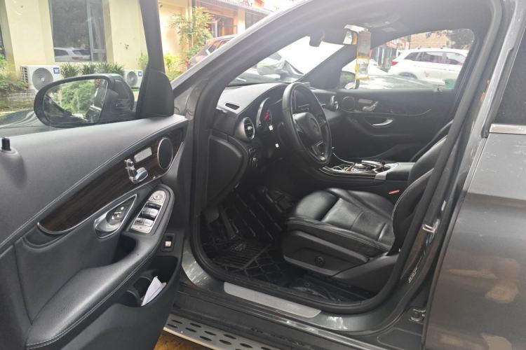 Used Mercedes-Benz GLC 2017 GLC 260 4MATIC Luxury Model Driver Seat