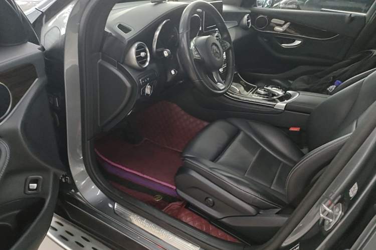 Used Mercedes-Benz GLC 2017 GLC 260 4MATIC Luxury Model Driver Seat