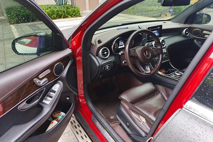Used Mercedes-Benz GLC 2017 GLC 260 4MATIC Dynamic Edition Driver Seat