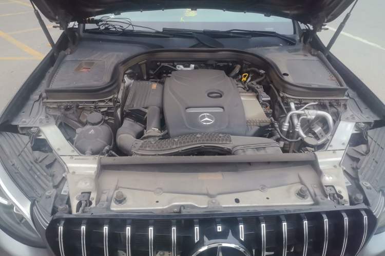 Used Mercedes-Benz GLC 2017 GLC 260 4MATIC Luxury Model Engine Bay