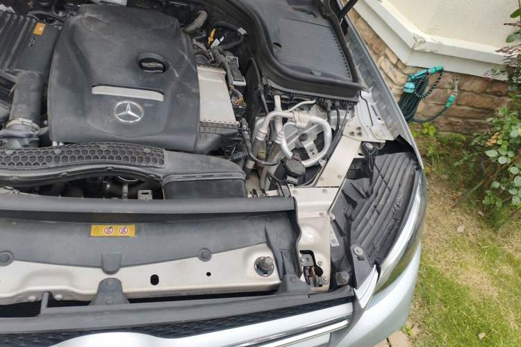 Used Mercedes-Benz GLC 2017 GLC 260 4MATIC Luxury Model Engine Bay Left