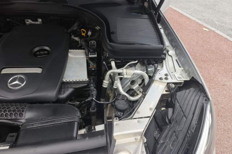 Used Mercedes-Benz GLC 2017 GLC 260 4MATIC Luxury Model Engine Bay Left