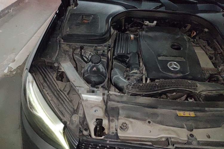 Used Mercedes-Benz GLC 2017 GLC 260 4MATIC Luxury Model Engine Bay Right