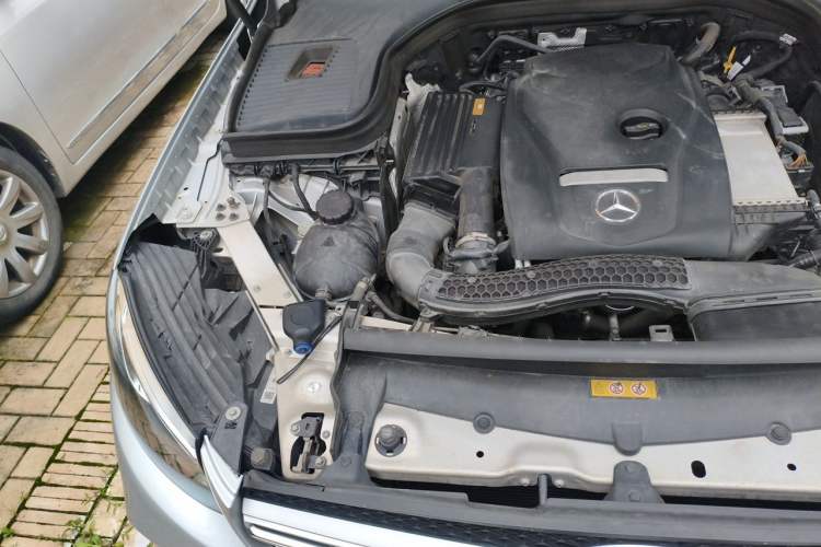Used Mercedes-Benz GLC 2017 GLC 260 4MATIC Luxury Model Engine Bay Right
