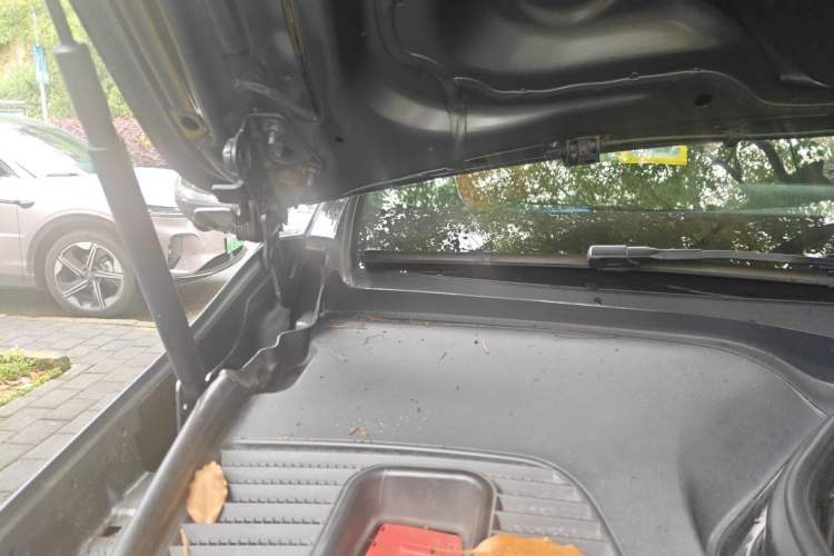 Used Mercedes-Benz GLC 2017 GLC 260 4MATIC Luxury Model Engine Bay Right