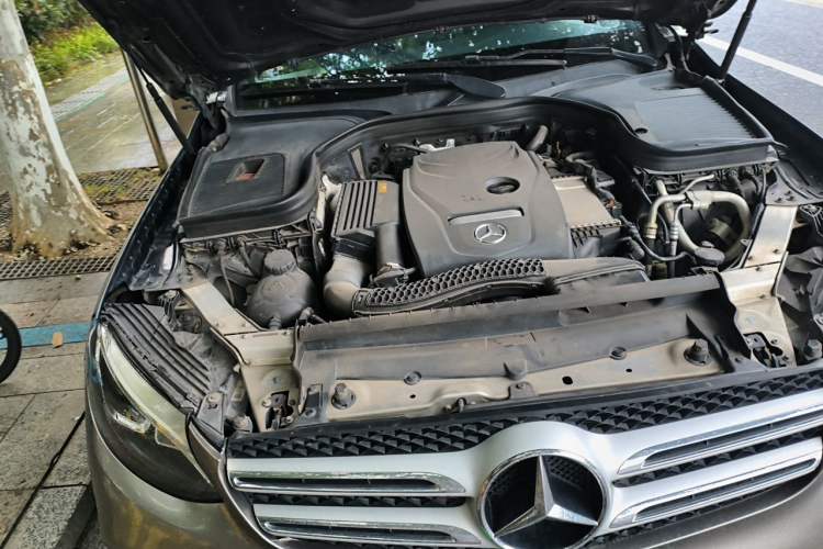 Used Mercedes-Benz GLC 2017 GLC 260 4MATIC Luxury Model Engine Bay Right